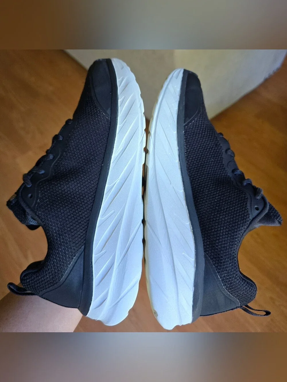 SZ 7.5 Women's SKECHERS D'LUX ULTRA Premium Cushioning 'Black'